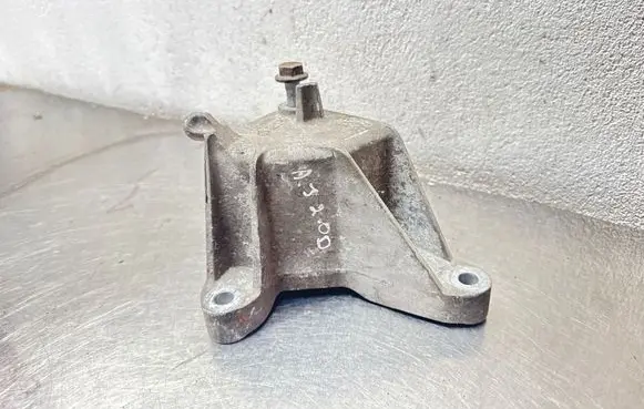Opel Astra J Gearbox mounting bracket 13248665