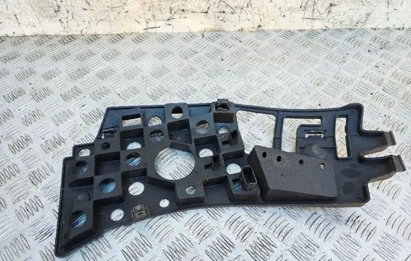Front bumper mounting bracket
