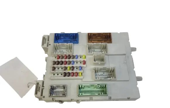Volvo V40 Fuse module 31394963 8624180418 181014