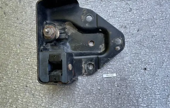 Nissan Patrol 160 Tailgate lock latch 90840C6000