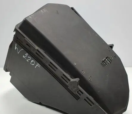 Mercedes-Benz S W220 Fuse box cover 2205400182