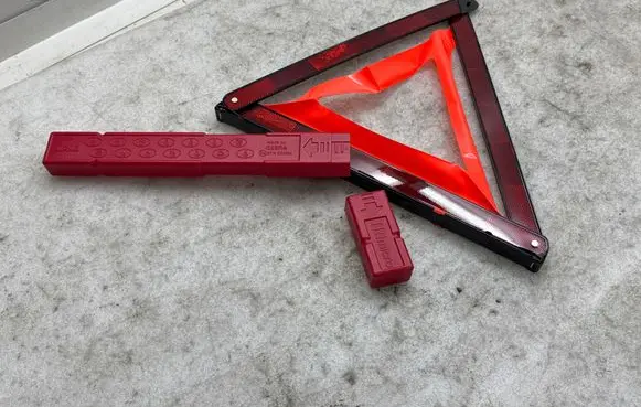 BMW 5 G30 G31 G38 Emergency warning sign 6770487