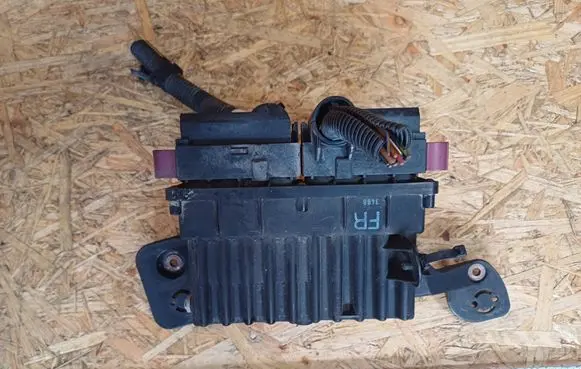 Opel Astra G Coolant fan relay 9685401