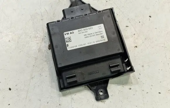 Audi Q5 SQ5 Voltage converter/converter module 8K0959663