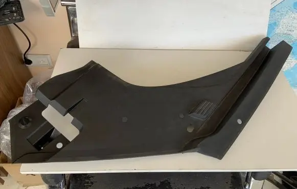Audi Q7 4M Engine bonnet/hood lock trim molding 4M0805285A