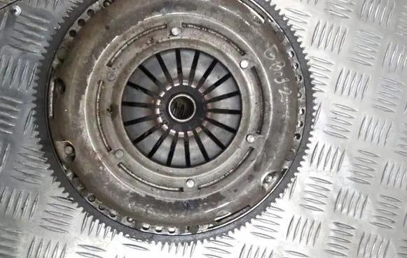 Volkswagen Touran I Clutch set kit 030105271L
