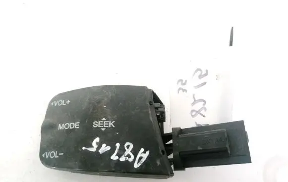 Steering wheel buttons/switches