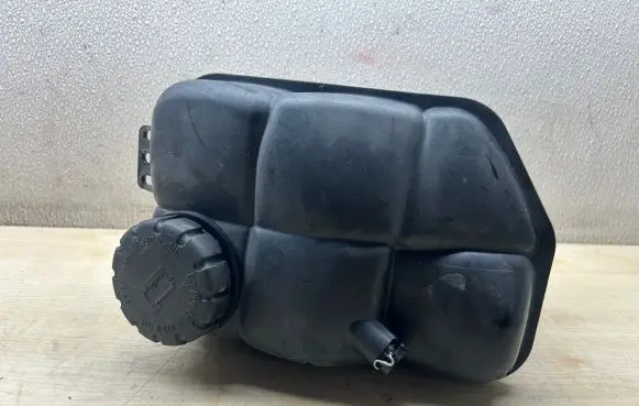 Mercedes-Benz E W211 Coolant expansion tank/reservoir 2115000049