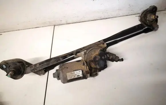 Hyundai Santa Fe Front wiper linkage and motor