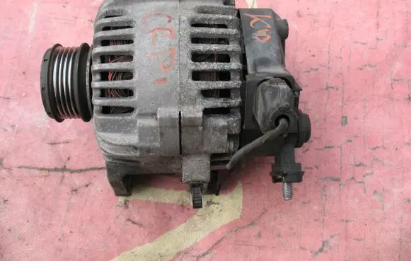 Renault Scenic I Generator/alternator 37300