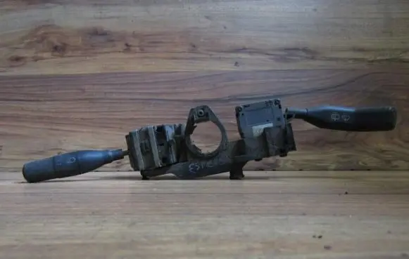 Renault 19 Wiper control stalk 7700803537