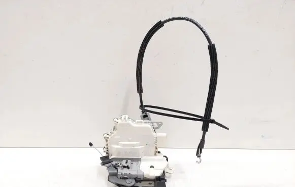 Seat Altea XL Front door lock 1P1837016B 5P0837085B A046879