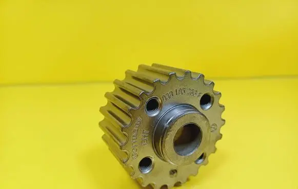 Volkswagen PASSAT B6 Crankshaft gear 038105263F