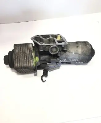 Oil filter mounting bracket