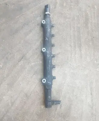 Volvo V70 Fuel distributor 