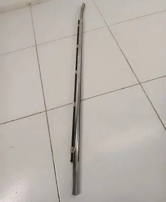 Hyundai Santa Fe Front door glass trim molding N0code