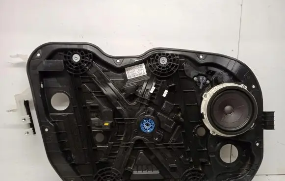 Hyundai i30 Front window lifting mechanism without motor 82470-G4240