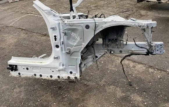 BMW i4 Front quarter panel 