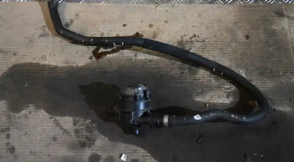 BMW X5 G05 Engine coolant pipe/hose 86512889894780