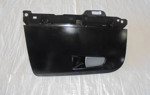 Alfa Romeo Giulia Glove box