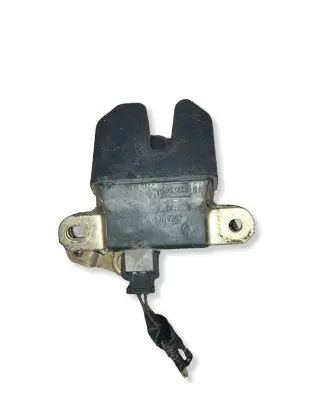 Volkswagen PASSAT B5.5 Tailgate/trunk/boot lock/catch/latch 827505