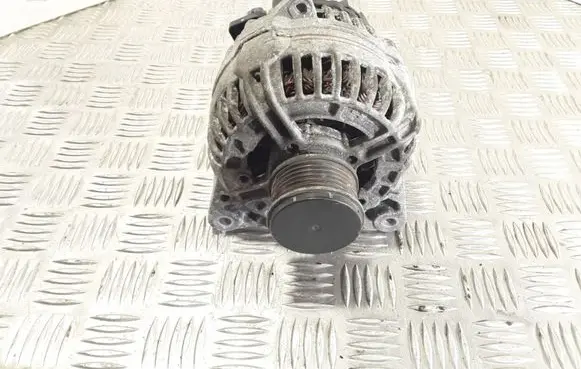 Nissan Qashqai Generator/alternator 0124525140 8200728292C