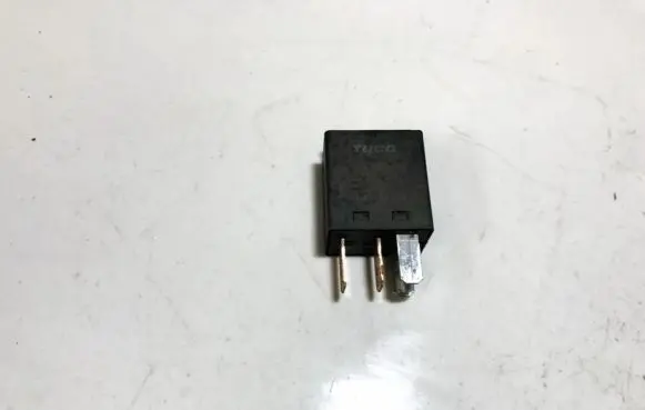Volkswagen Caddy Other relay 6q0951253 v23075e1001x2