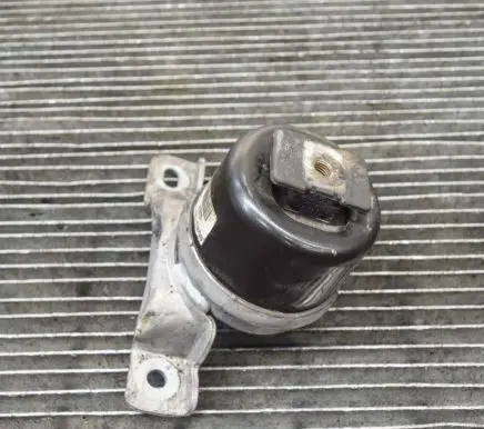 Volvo XC60 Engine mount bracket 31330135F7008000