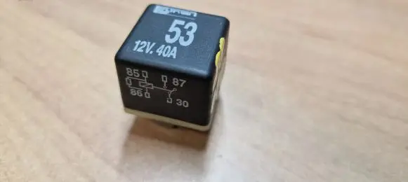 Volkswagen Golf III Other relay 141951253B 053