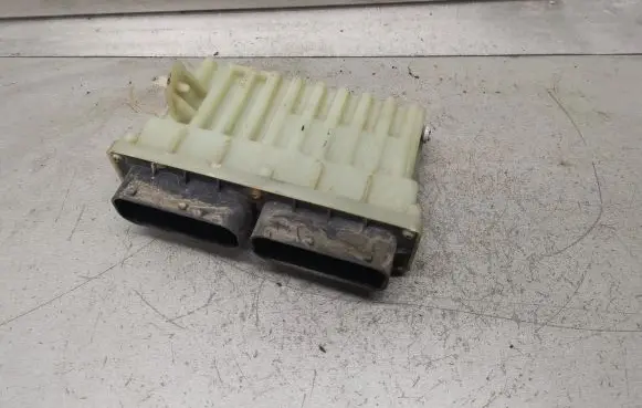 Opel Zafira A Fan control module 24410130