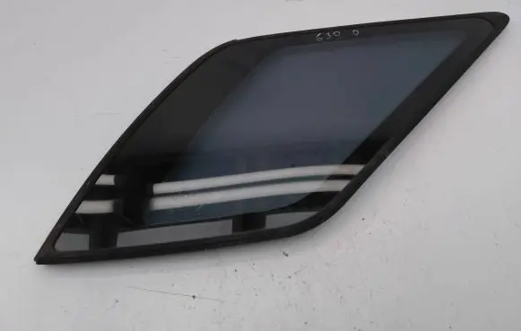 KIA Sorento Rear side window