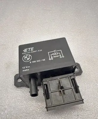 BMW X5M F85 Coolant fan relay 9198302 23132A2001330