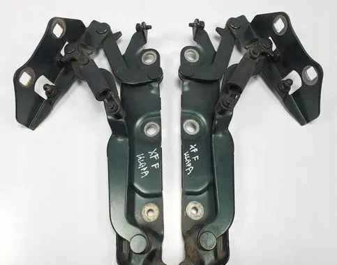 Jaguar XF X250 Tailgate/trunk/boot hinge 8X23-42701