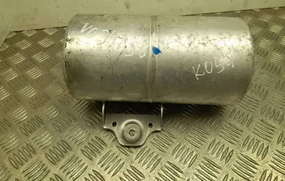 Vacuum air tank