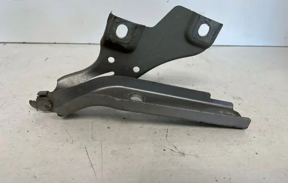 Volkswagen PASSAT B8 Engine bonnet/hood hinges 3C0823301