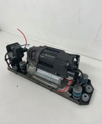 BMW 5 F10 F11 Air suspension compressor/pump 6875176 24449710 10R035089