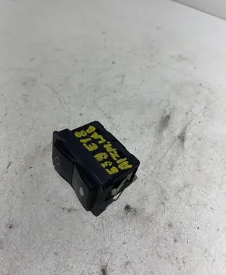 BMW 5 E39 Electric window control switch 8368974