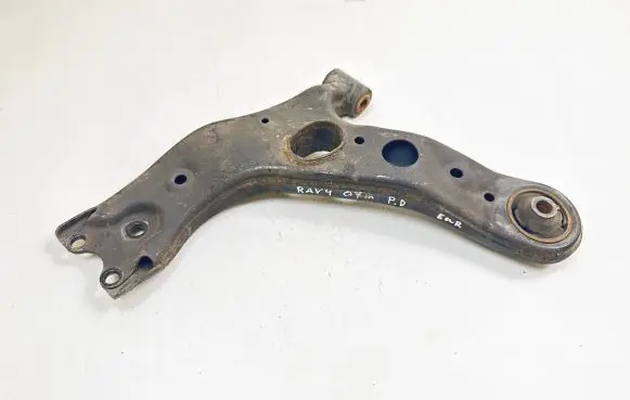Toyota RAV 4 (XA30) Front lower control arm/wishbone