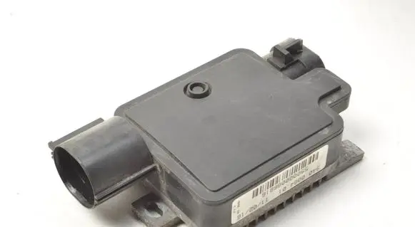 Aston Martin Vantage III Coolant fan relay 940008401