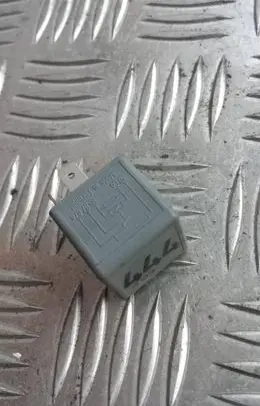 Volkswagen Golf IV Other relay 1j0927841