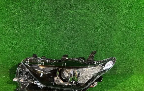 Toyota Auris E180 Headlight/headlamp 81170-02k30