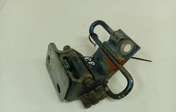 Audi A3 S3 8P Front door upper hinge 8E0831412B