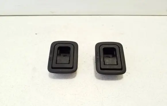 Mitsubishi Outlander Tie down hook / loop 
