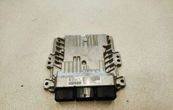 Peugeot 5008 Engine control unit/module S180123008A 9800268980