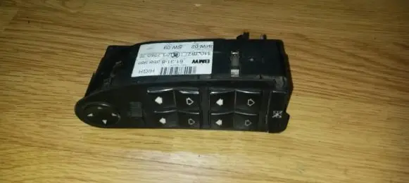 BMW 5 E39 Electric window control switch 61318368986