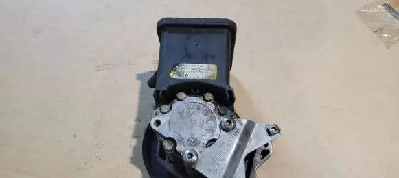 BMW 5 E39 Power steering pump 1095749 7691974518