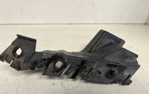Front bumper mounting bracket
