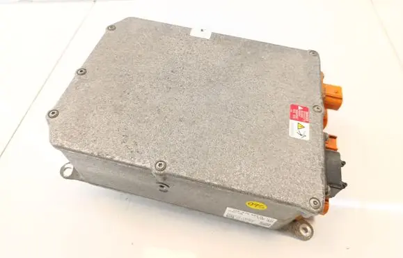 Volkswagen Golf VII Voltage converter inverter 12E915682R