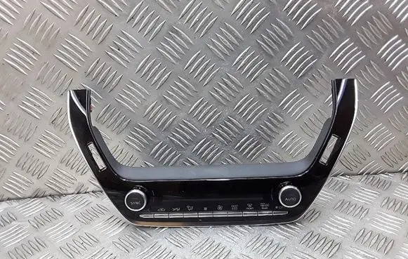Toyota Corolla E160 E170 Climate control unit 5590002m30
