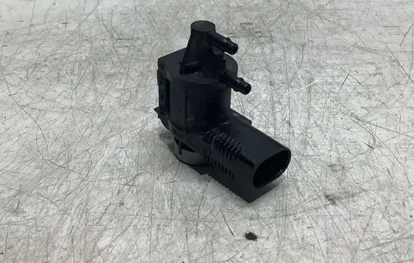 Audi A4 S4 B8 8K Vacuum valve 1K0906283A